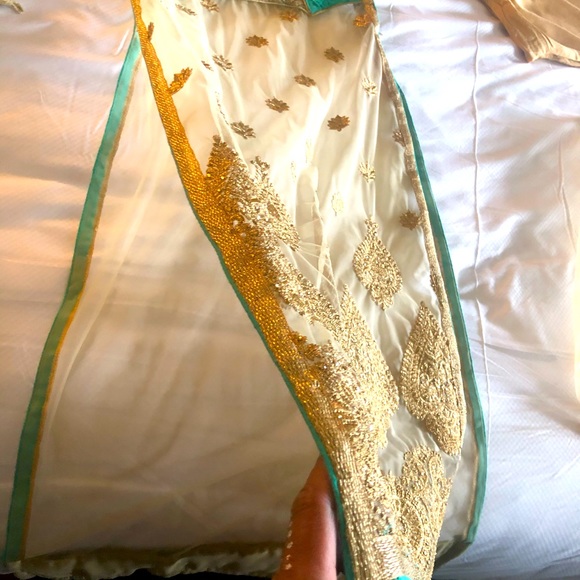 Pakistani/ Indian Salwar Anarkali Chudidar Saree - Picture 8 of 13